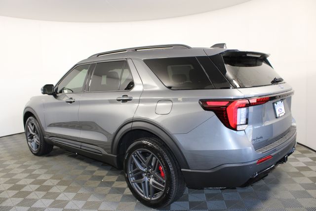 2025 Ford Explorer ST-Line photo 3