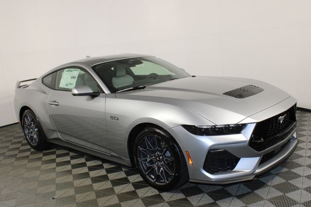 2025 Ford Mustang GT photo 2