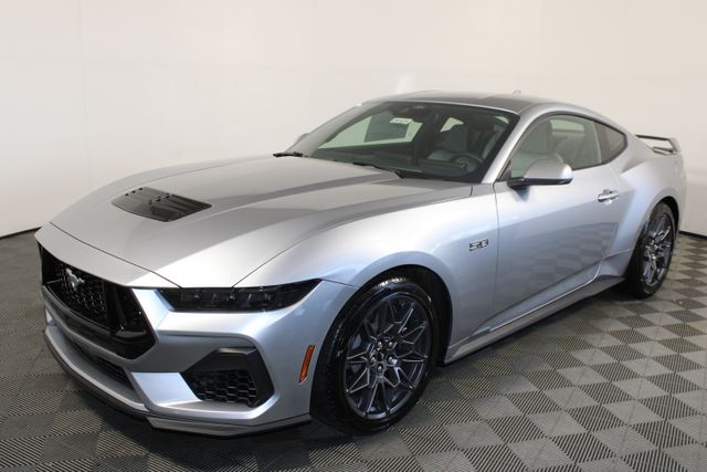 2025 Ford Mustang GT photo 6