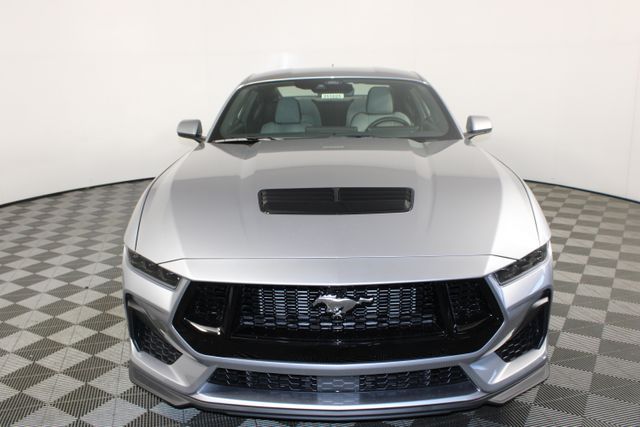 2025 Ford Mustang GT photo 7