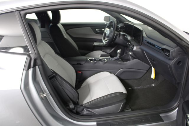 2025 Ford Mustang GT photo 17