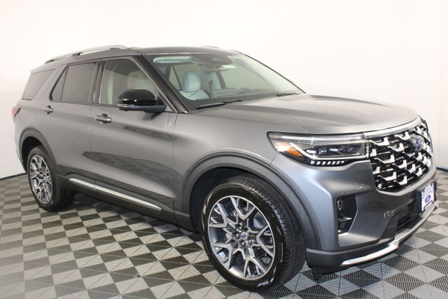 2025 Ford Explorer Platinum photo 2
