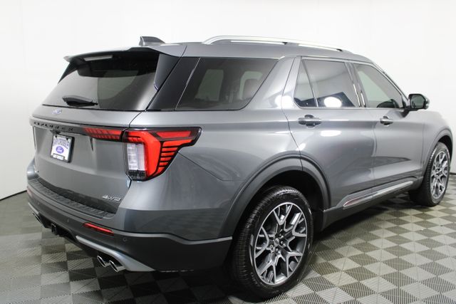 2025 Ford Explorer Platinum photo 3