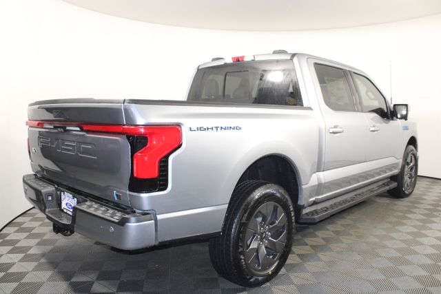 2025 Ford F-150 Lightning Lariat photo 3