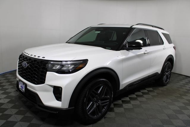 2025 Ford Explorer ST-Line photo 3