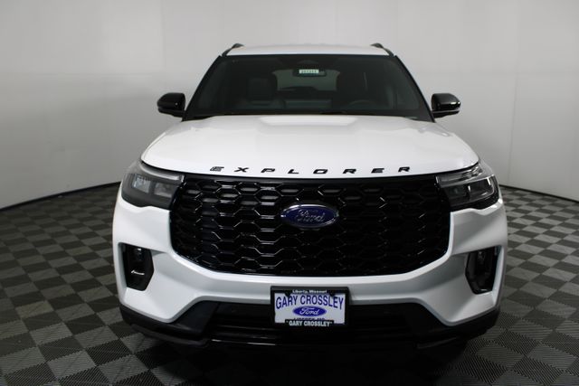 2025 Ford Explorer ST-Line photo 4