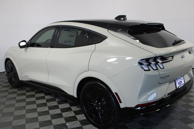 2025 Ford Mustang Mach-E GT photo 4