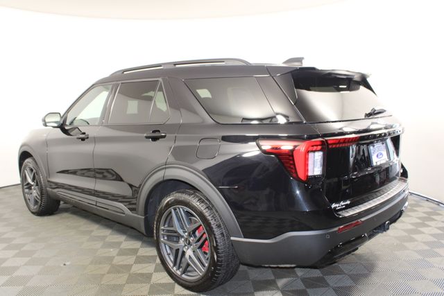 2025 Ford Explorer ST-Line photo 4