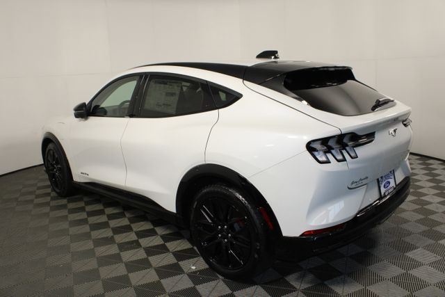 2025 Ford Mustang Mach-E Premium photo 4