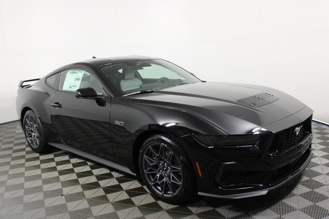 2025 Ford Mustang GT photo 2