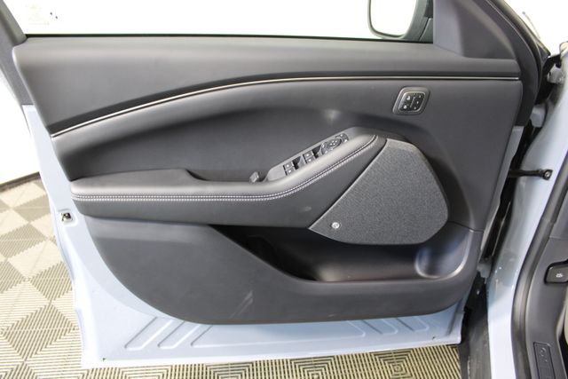 2025 Ford Mustang Mach-E Premium photo 13