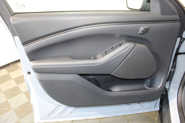 2025 Ford Mustang Mach-E Select photo 15