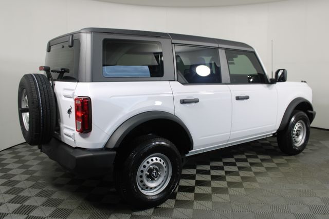 2025 Ford Bronco Base photo 3