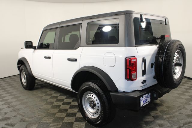 2025 Ford Bronco Base photo 5