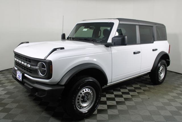 2025 Ford Bronco Base photo 6