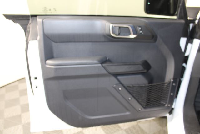 2025 Ford Bronco Base photo 14