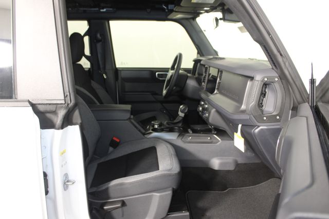 2025 Ford Bronco Base photo 23