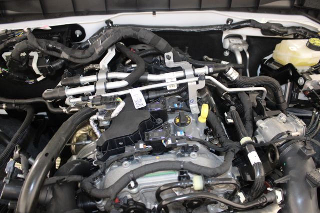 2025 Ford Bronco Base photo 24