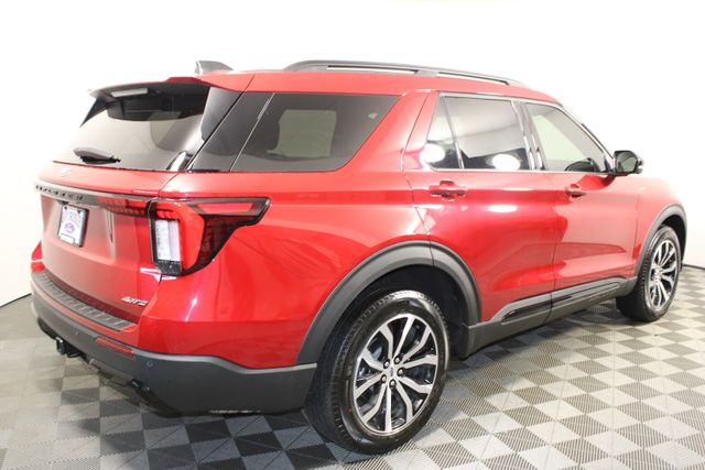 2025 Ford Explorer ST-Line photo 3