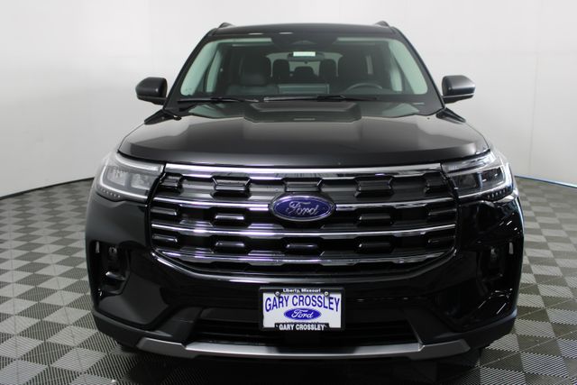 2025 Ford Explorer photo 5