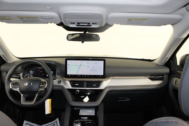 2025 Ford Explorer photo 7