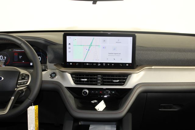 2025 Ford Explorer photo 8