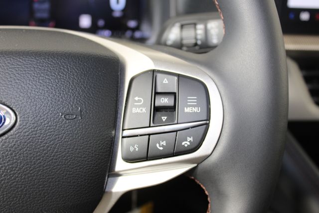 2025 Ford Explorer photo 11