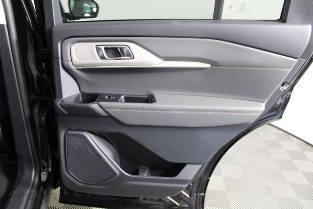 2025 Ford Explorer photo 20