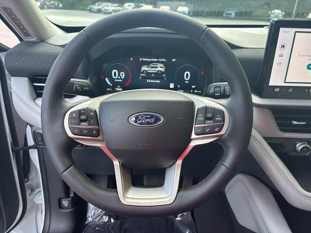 2025 Ford Explorer photo 9