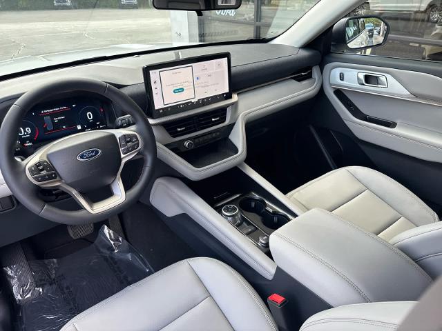 2025 Ford Explorer photo 15