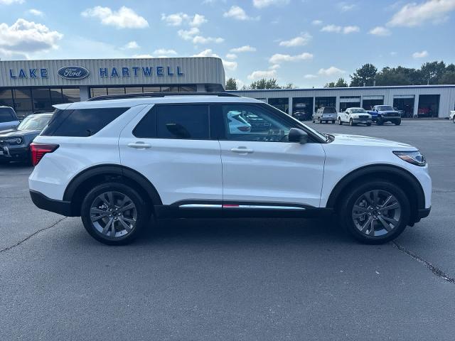2025 Ford Explorer photo 19