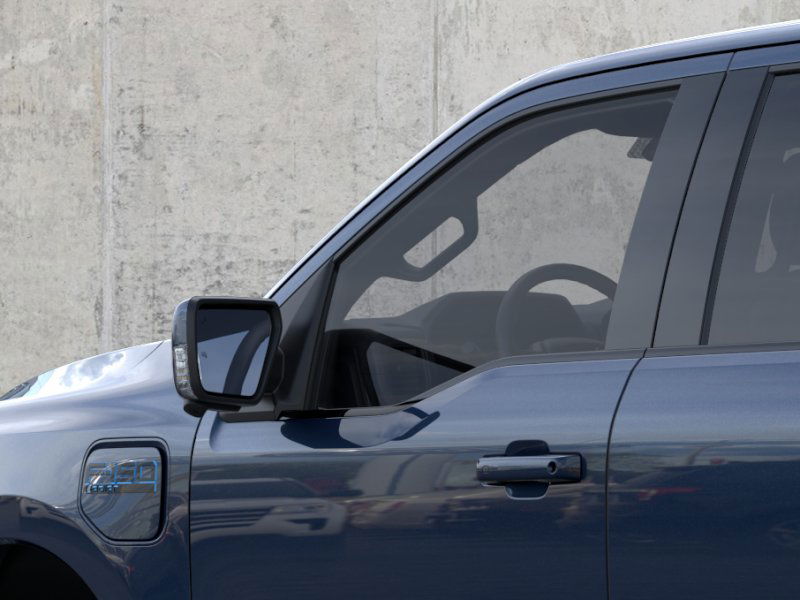 2025 Ford F-150 Lightning Lariat photo 19