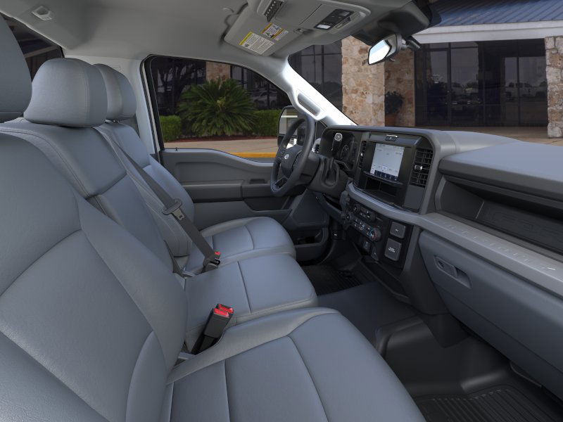 2025 Ford F-600 photo 11