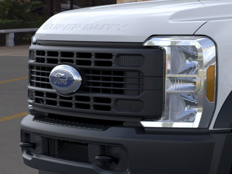 2025 Ford F-600 photo 17