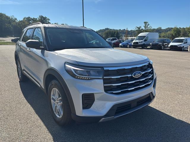 2025 Ford Explorer photo 4