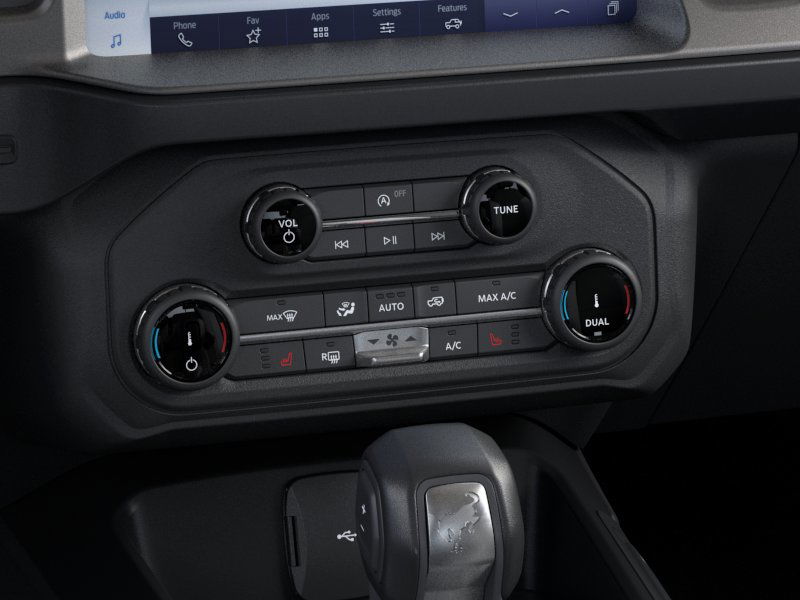 2025 Ford Bronco Outer Banks photo 14