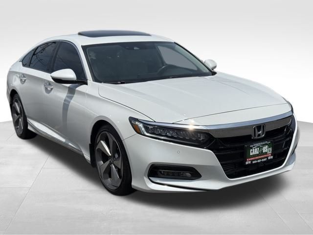 2018 Honda Accord Touring 2.0T photo 3