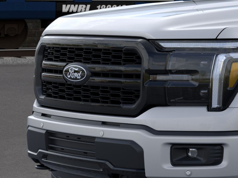 2025 Ford F-150 Lariat photo 9