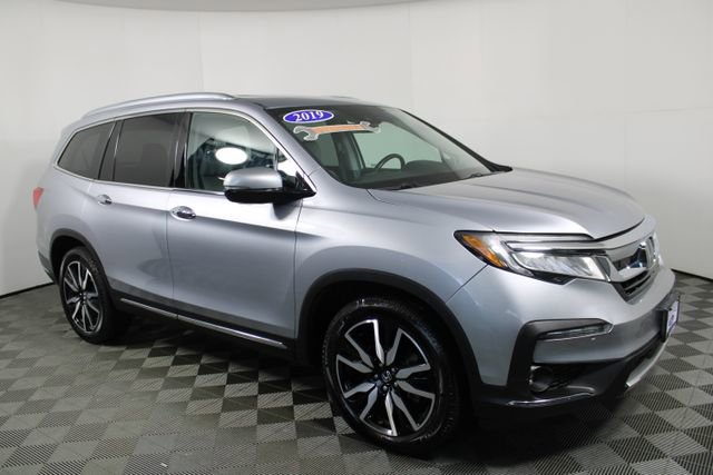 Used 2019 Honda Pilot Touring with VIN 5FNYF6H69KB017865 for sale in Kansas City