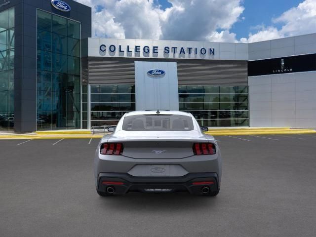 2025 Ford Mustang photo 5