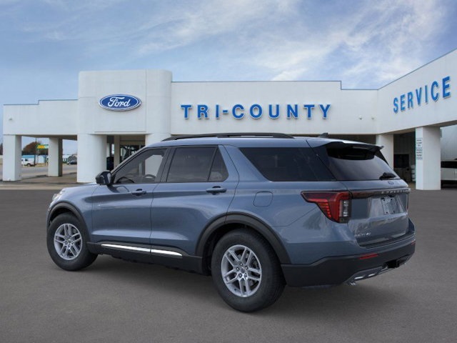2025 Ford Explorer photo 3