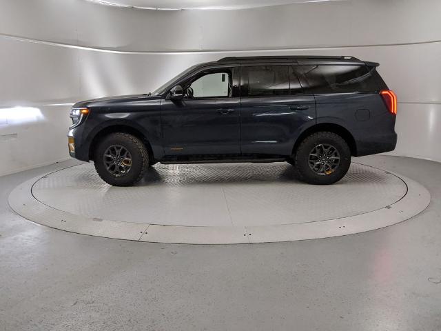 2025 Ford Expedition photo 3