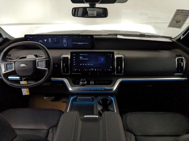 2025 Ford Expedition photo 9