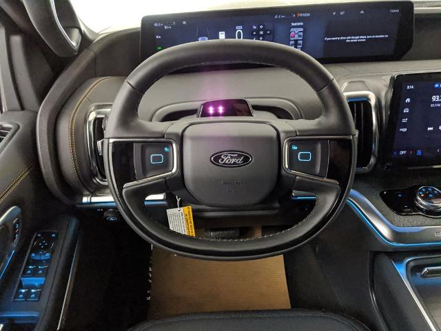 2025 Ford Expedition photo 11