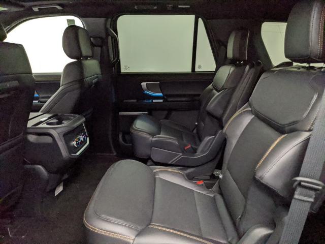 2025 Ford Expedition photo 17
