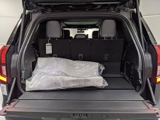 2025 Ford Expedition photo 18