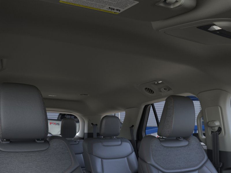 2025 Ford Explorer photo 14