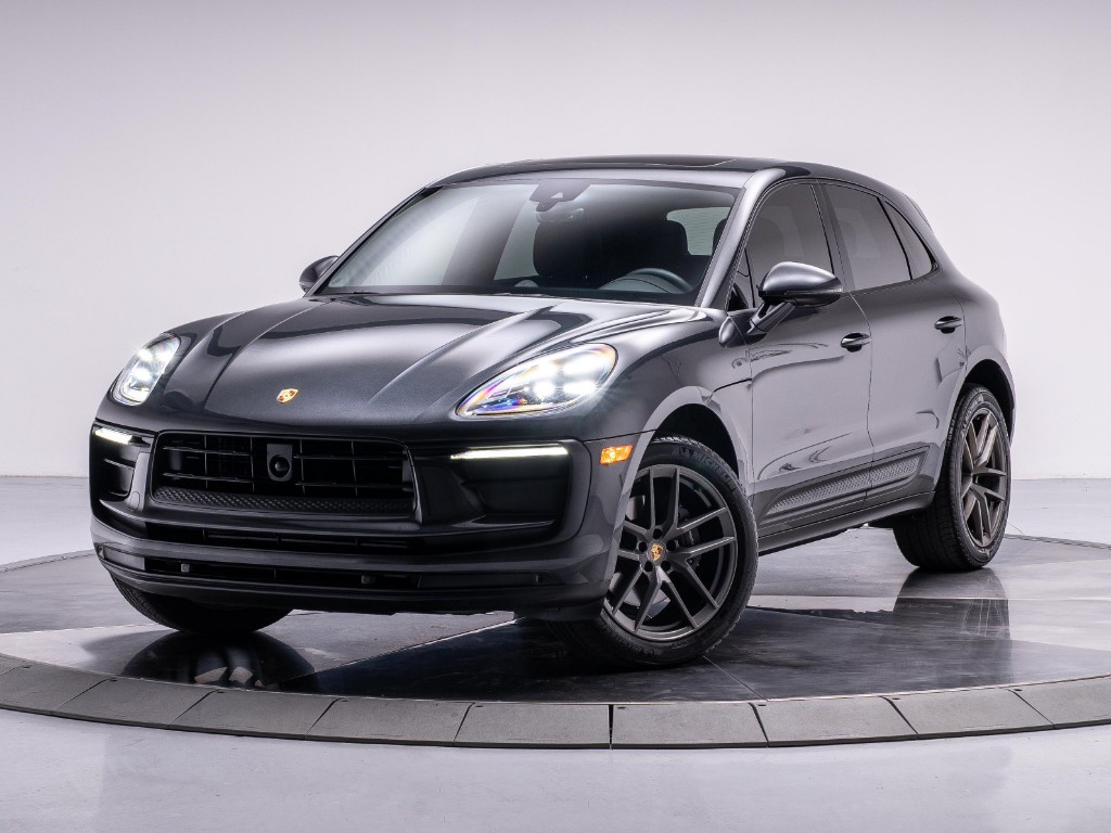 2024 Porsche Macan Base