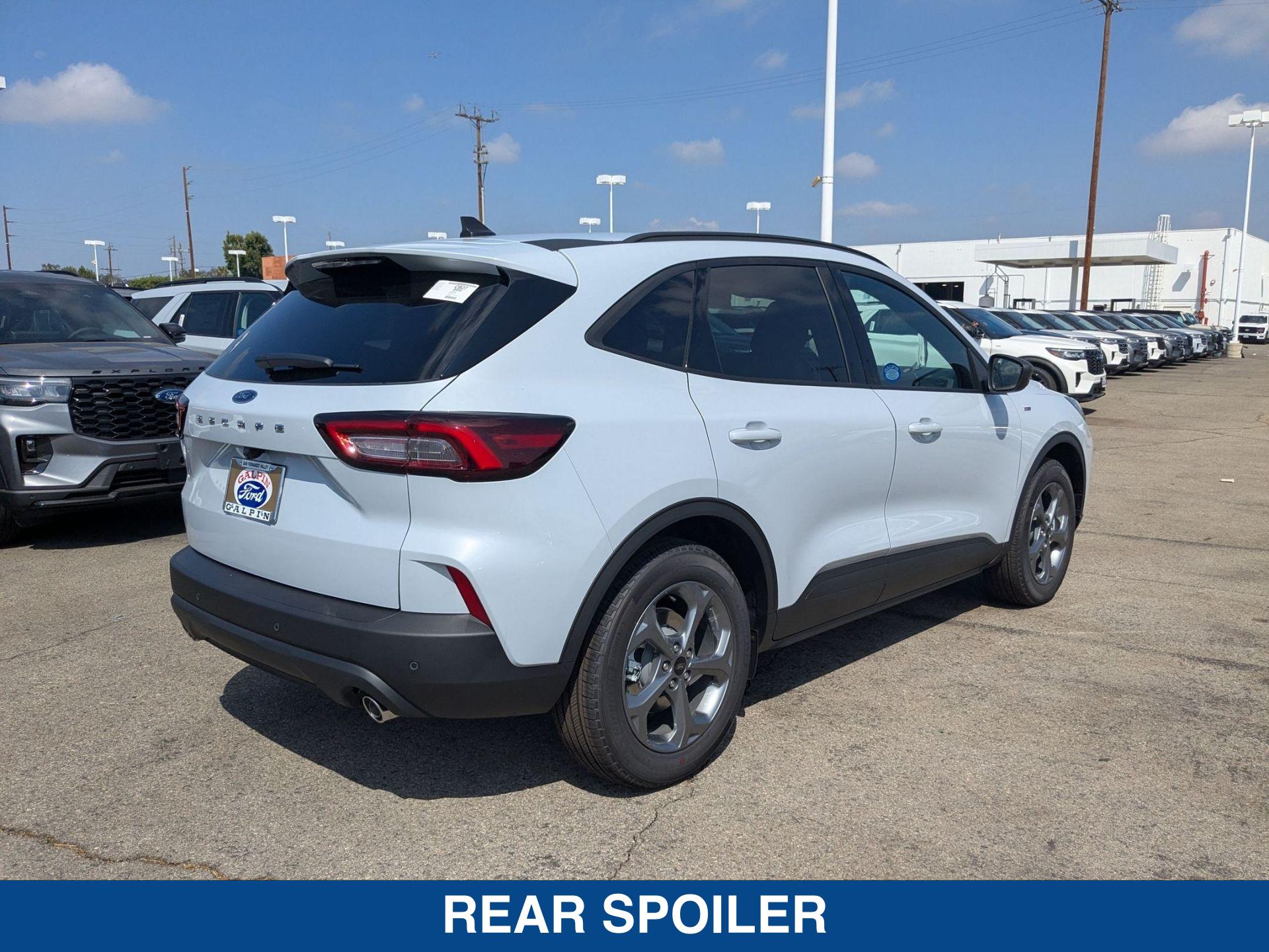 2025 Ford Escape ST-Line photo 8