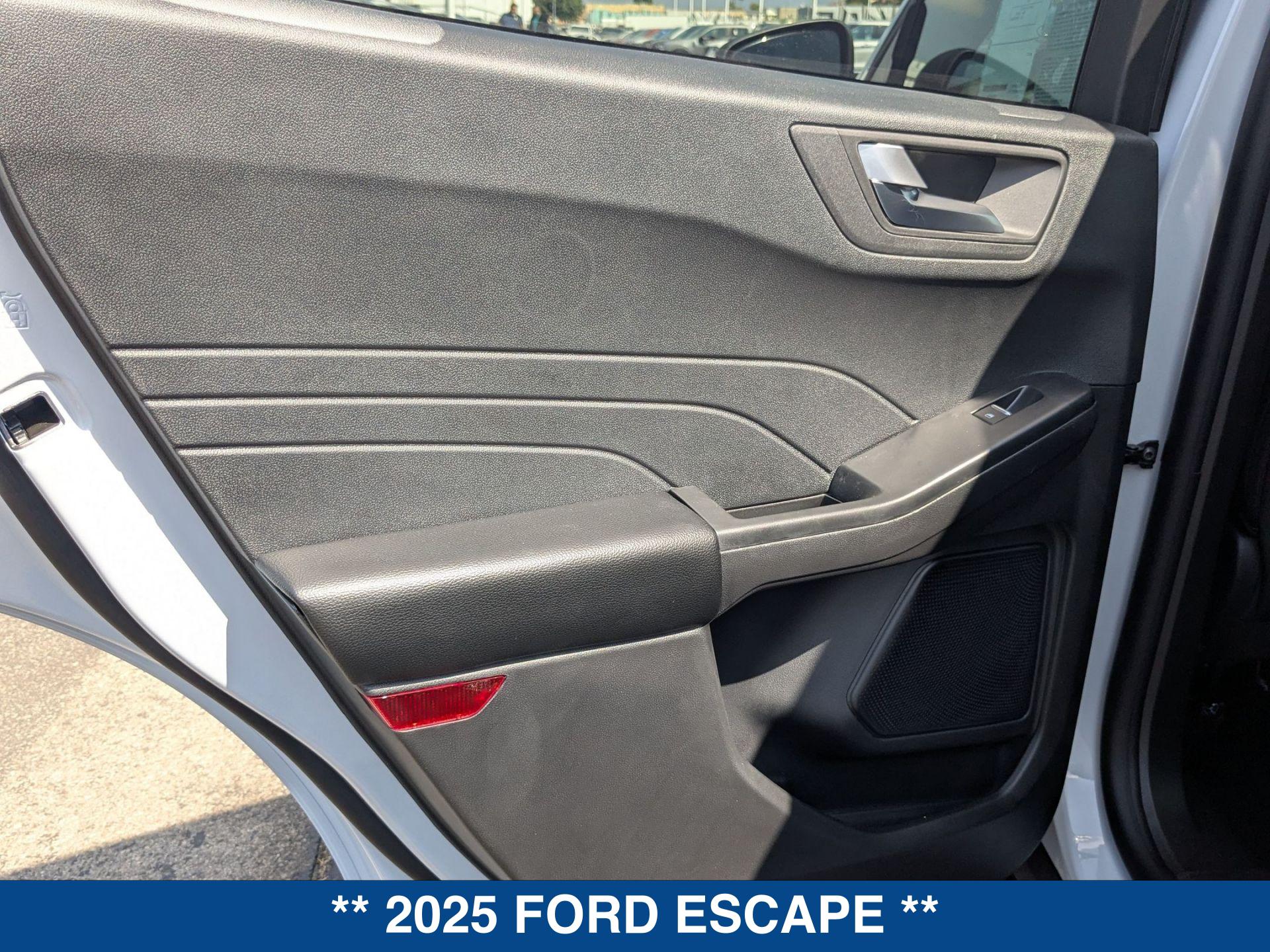 2025 Ford Escape ST-Line photo 17